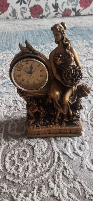 Часы  рабочие "на батарейке