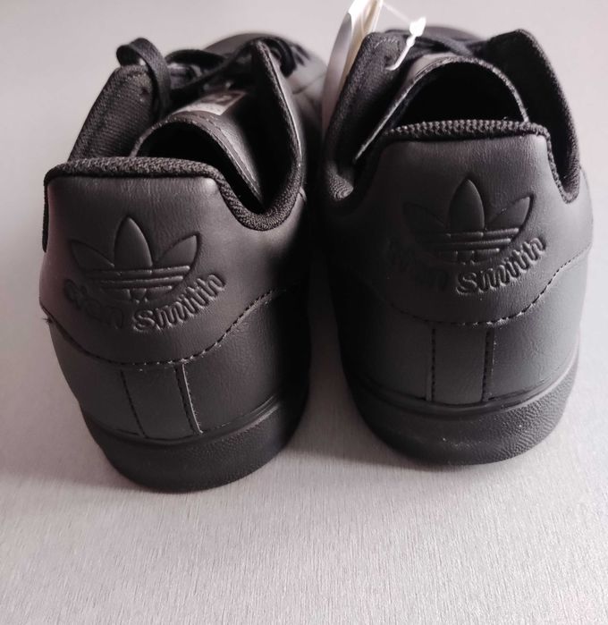 Adidas Stan Smith - нови оригинални маратонки за момче