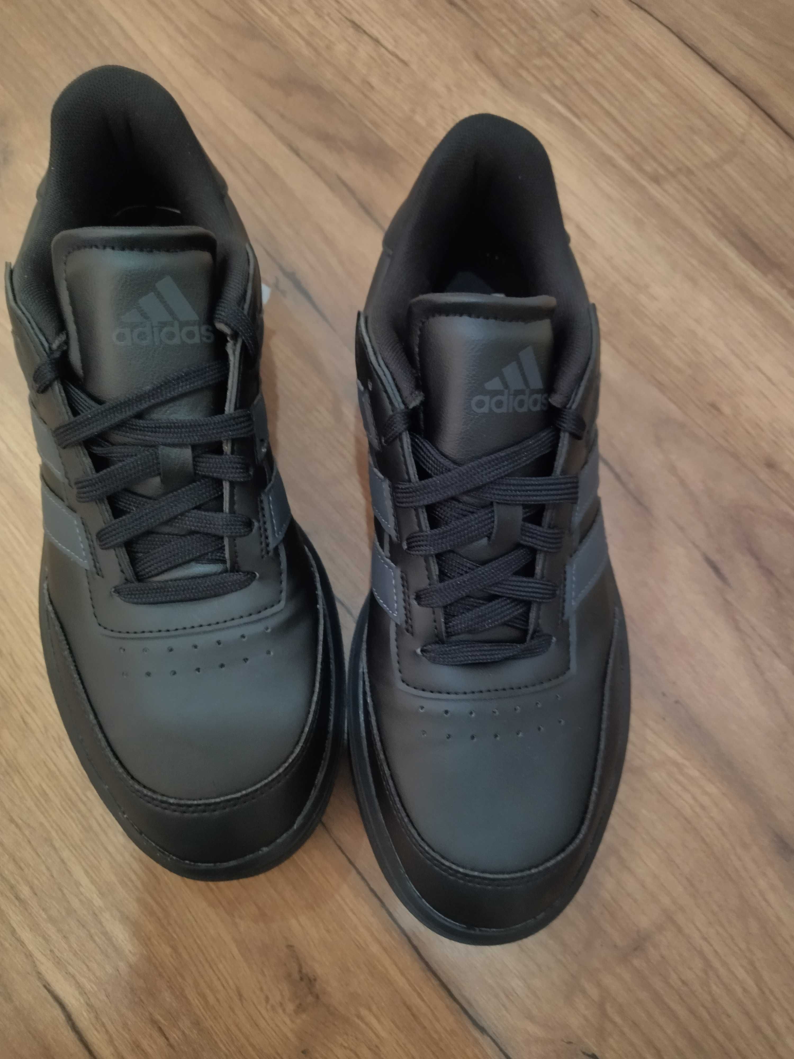 Кроссовки adidas