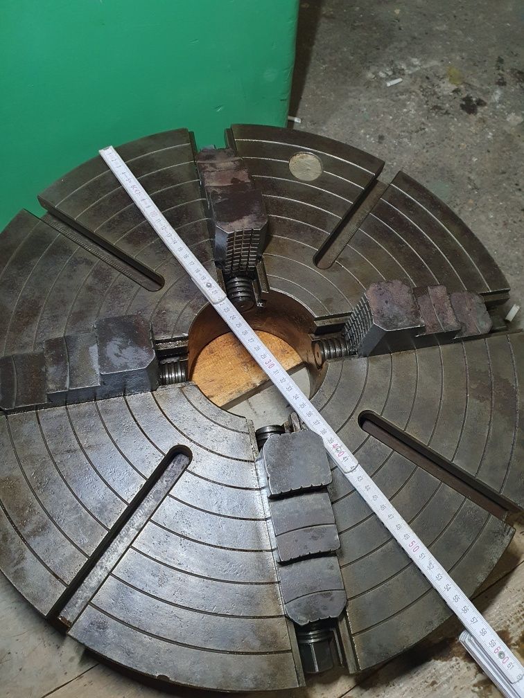 Vând planșaibă pentru Strung, diametrul de  560 mm și port cuțit