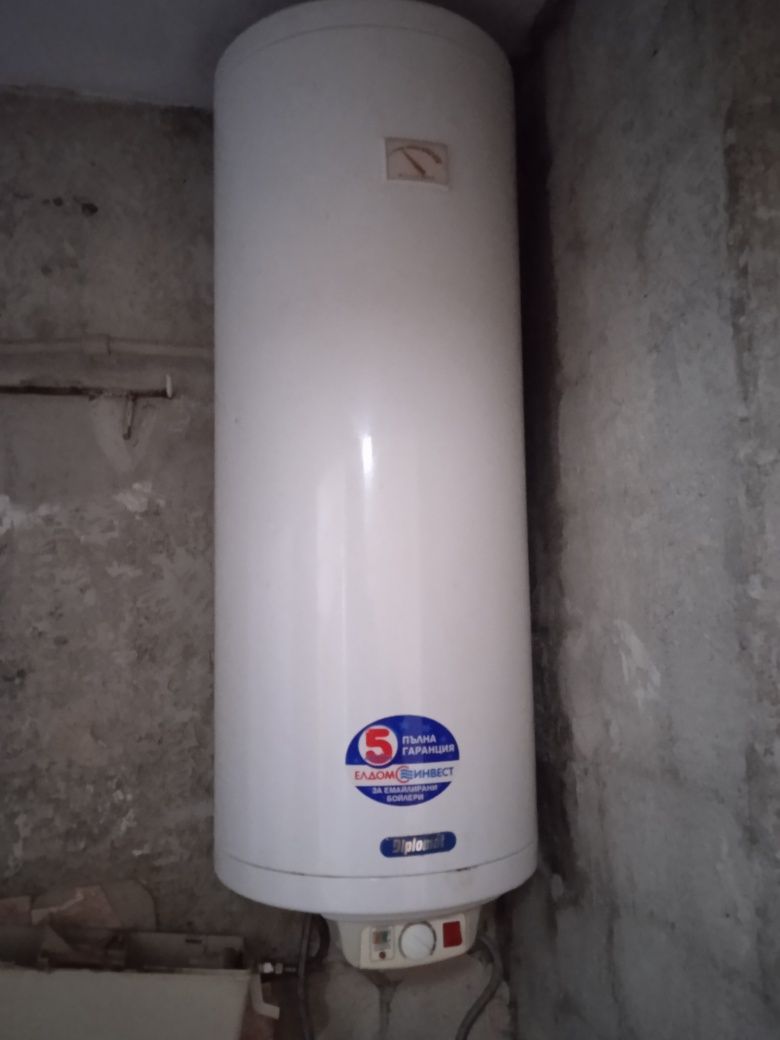 Продавам бойлер Елдом Инвест 80L., 3000W.