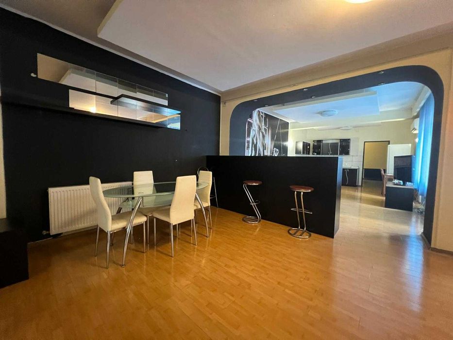 ultracentral 4 camere