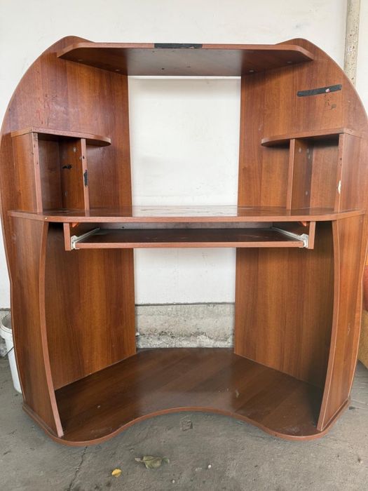 Продается компьютерный стол для дома!