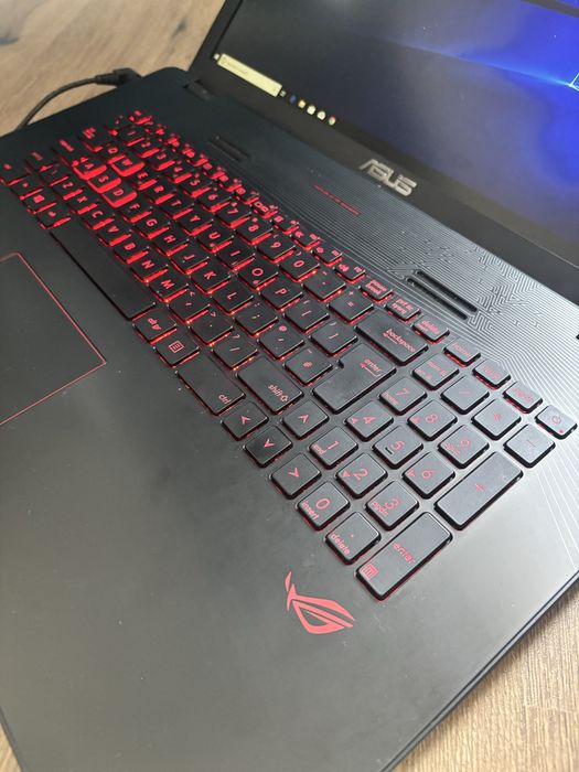 Asus Gaming 17,3” Full HD• Procesor i7-6709HQ• 16gb ram• SSD 512• GTX
