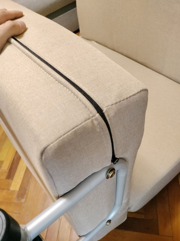 Vând canapea extensibilă