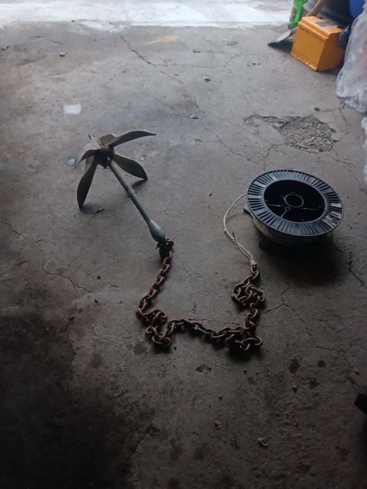 Котва за лодка с въже