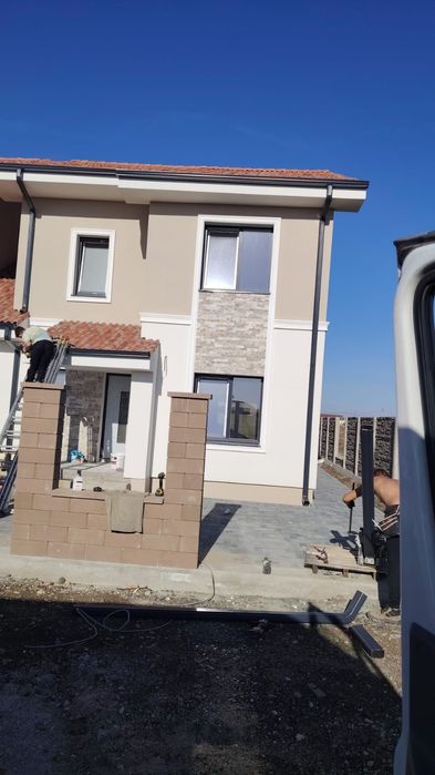 Vând duplex despărțit prin camera tehnica