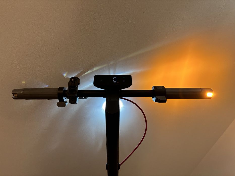 Trotineta electrică Navee S40 puțin folosită