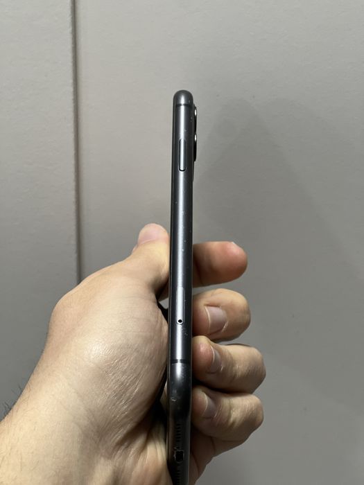 iPhone 11 128GB • Negru • Liber retea