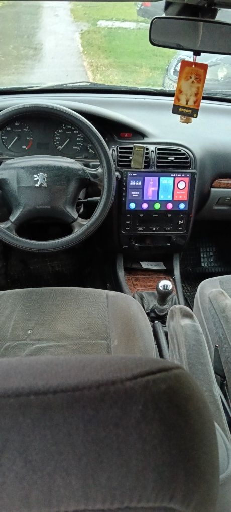 Продавам Пежо 406 HDI
