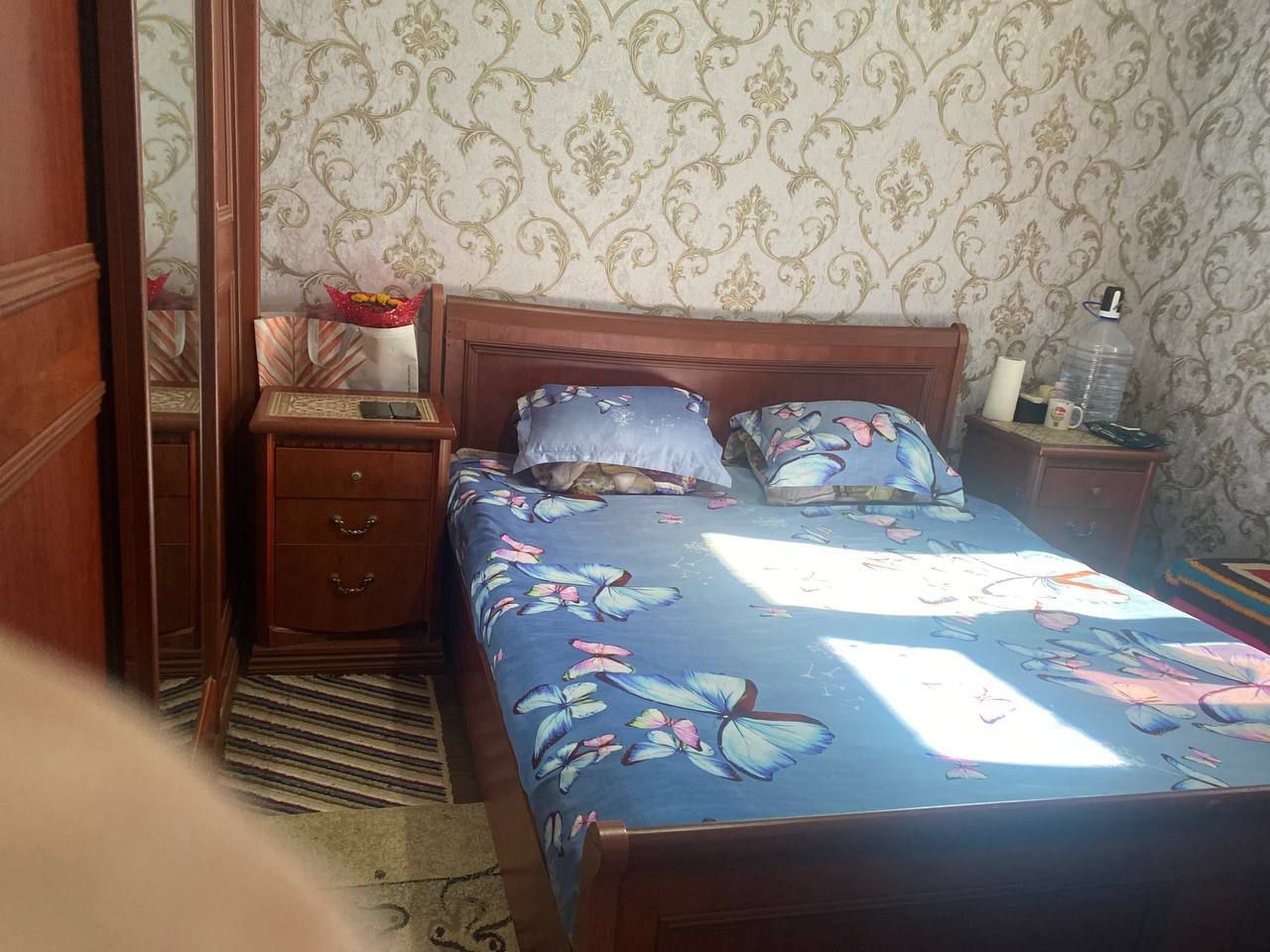 Спални гарнитур сотилади