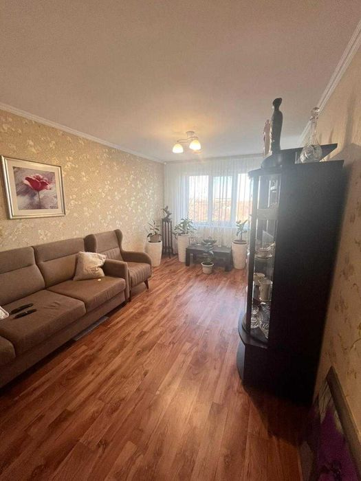 Продам 2-х комнатную квартиру (ленинградка- Абая 120 А )