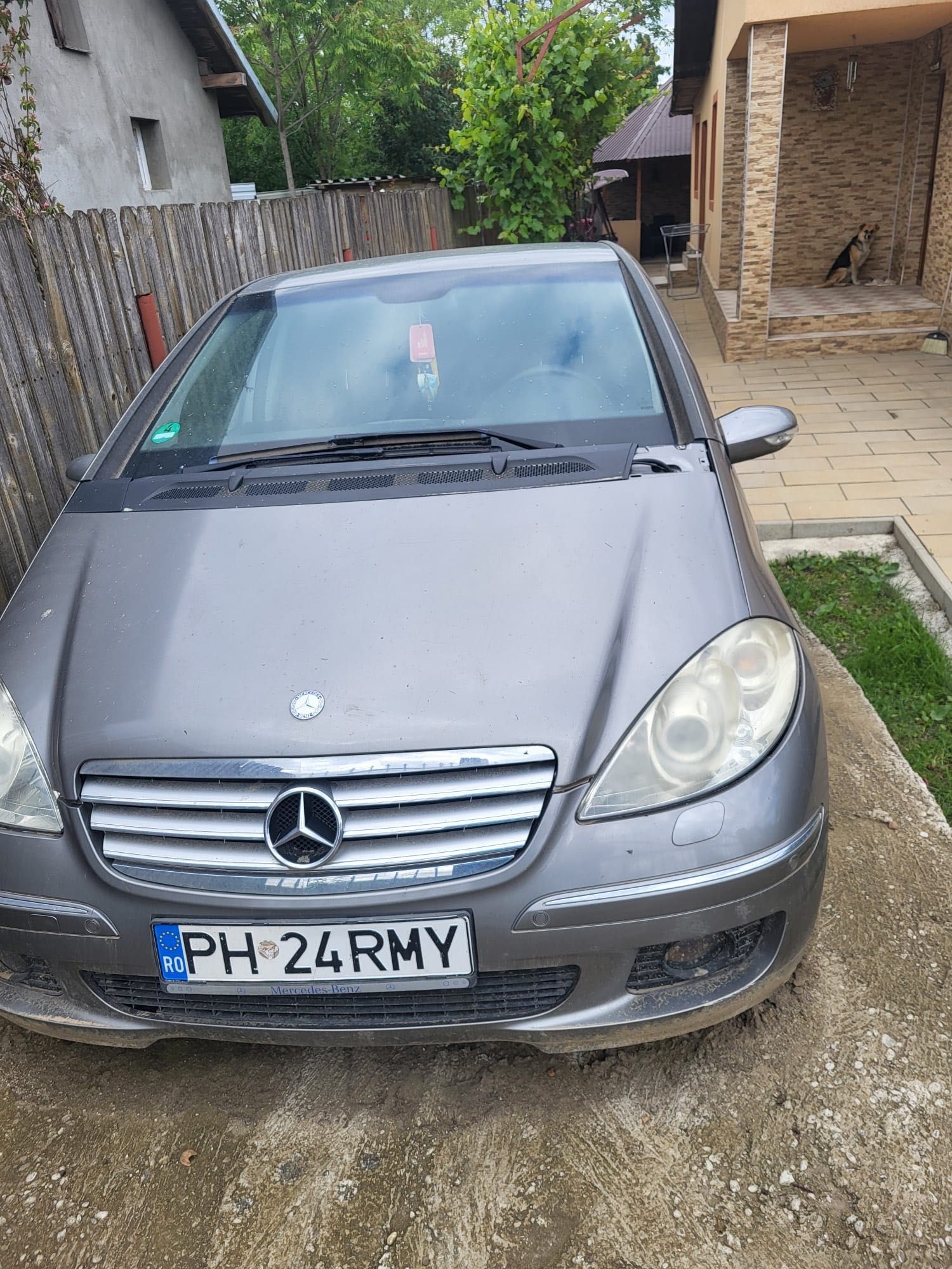 Vând Mercedes a clas