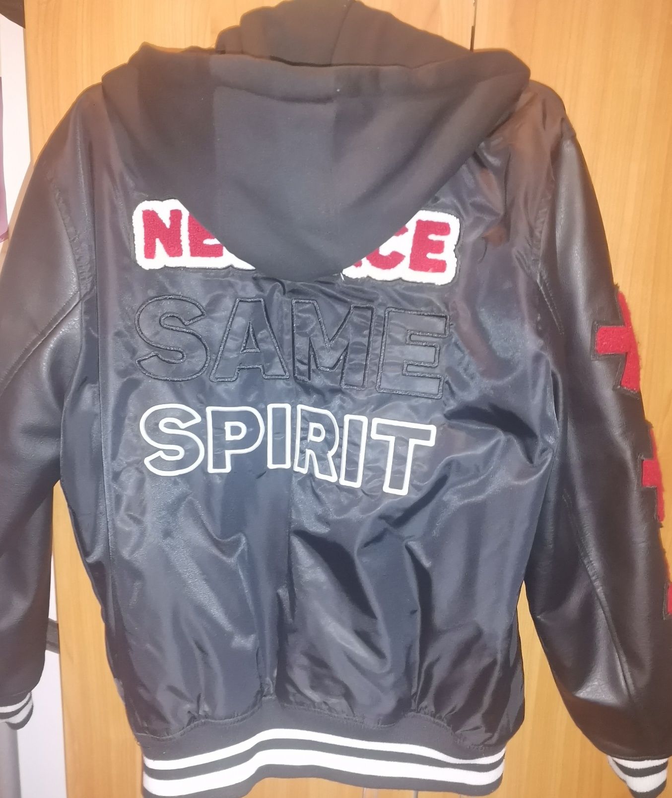 Super deal, Geci Zara (2 buc) + Bonus Hoodie Jordan original