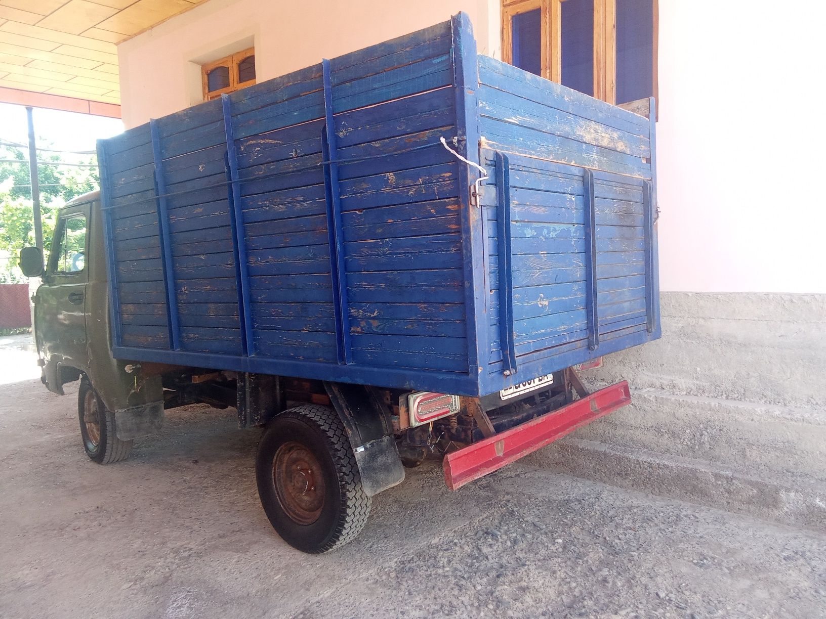 UAZ 33 03  sotiladi