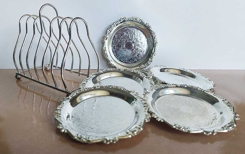 Комплект метални чинийки/подложки
