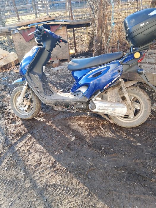 Vând scuter Piaggio