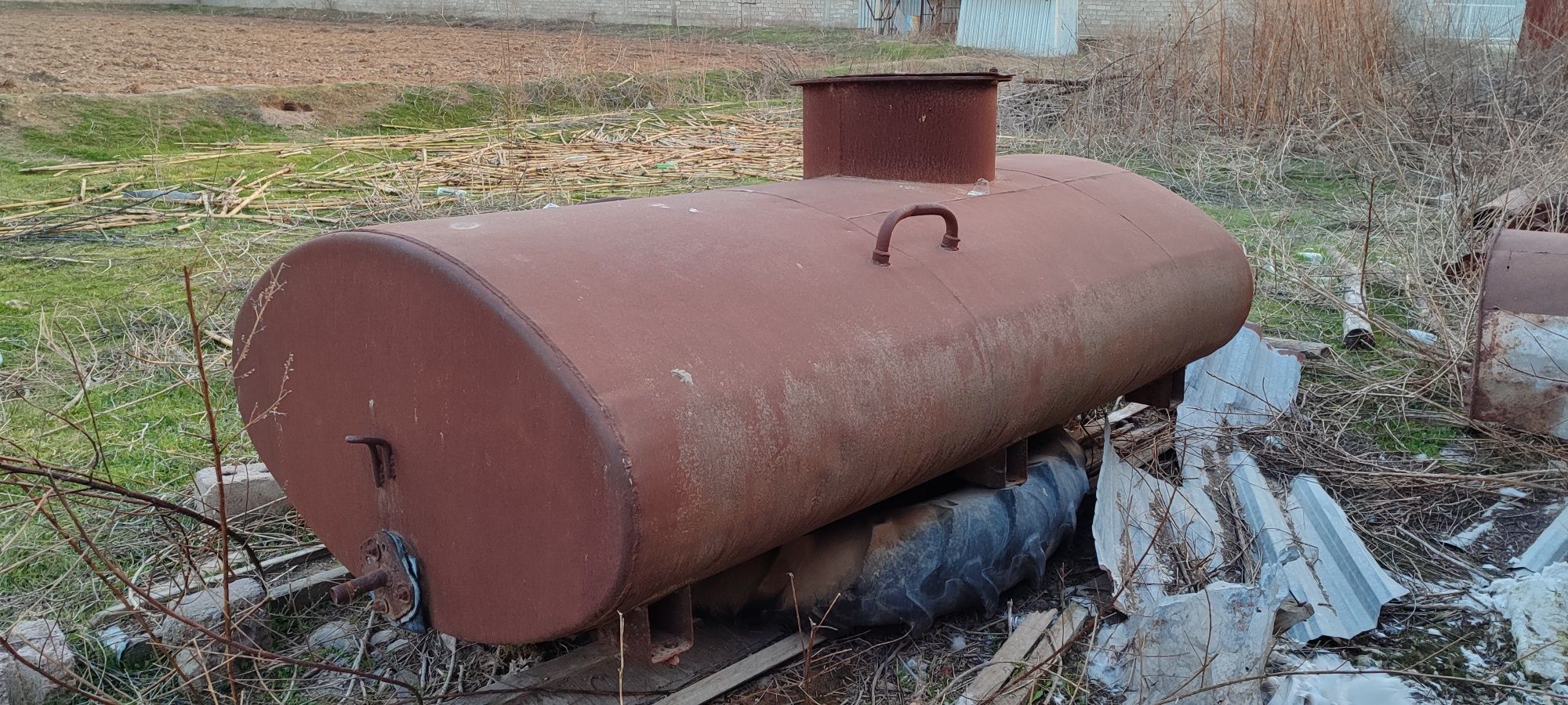 Вагон, УАЗға прицеп, цистерна 2тонна прицепімен