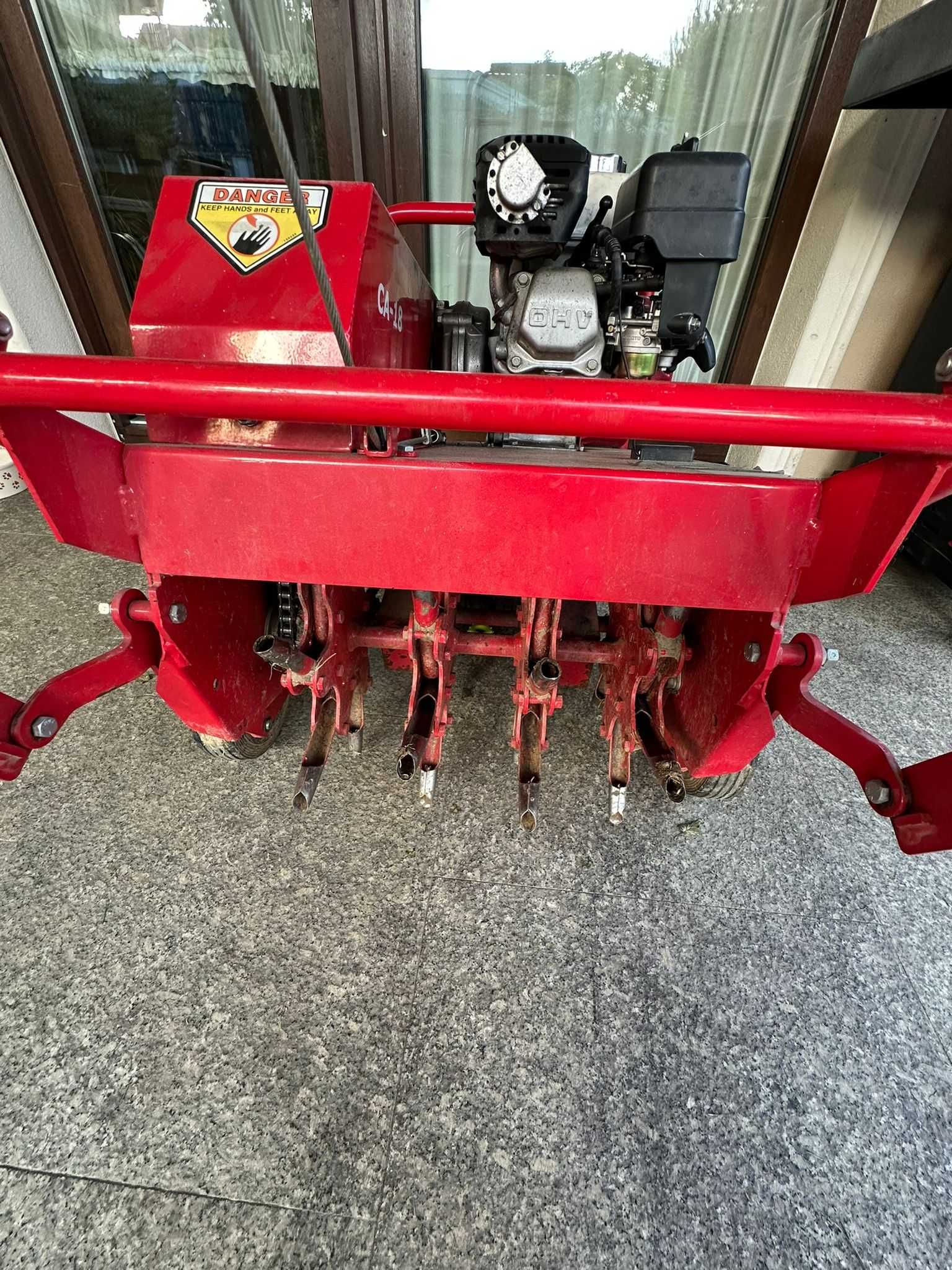 Aerare gazon cu aerator cu carote - solutie profesionala