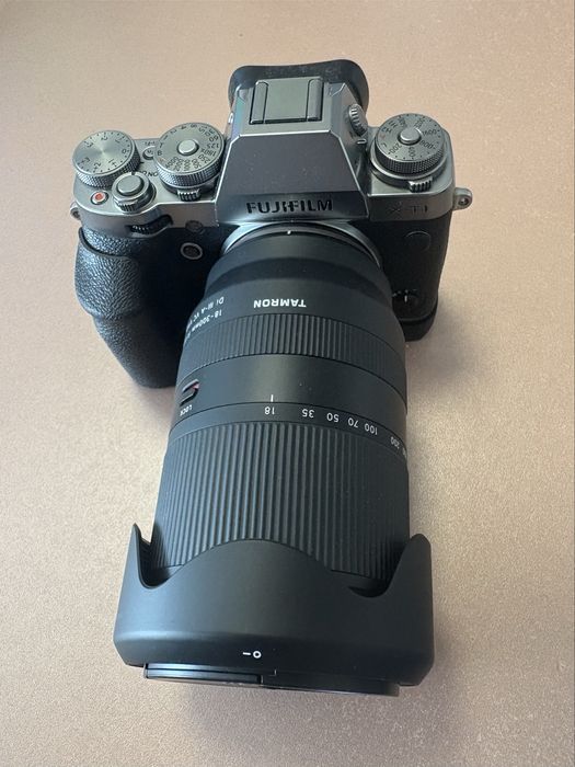Vand Fuji X—T1 si obiective + accesorii