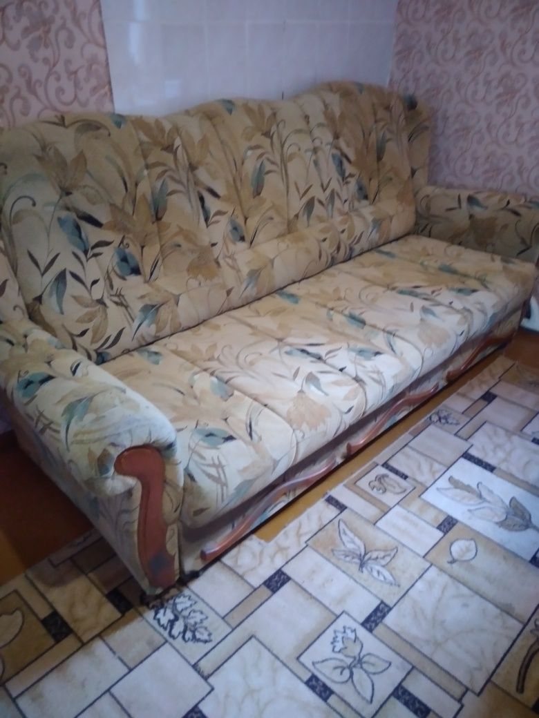 Продаю диван ,раскладной, в идеальном состоянии