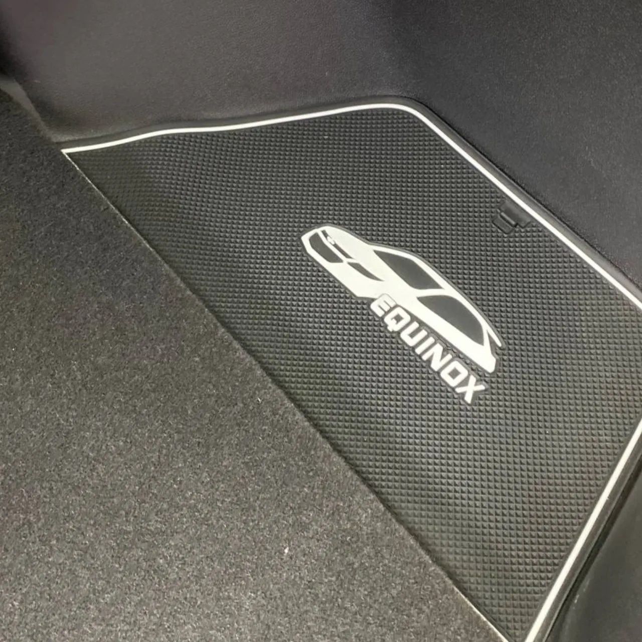 Слот-коврики на Chevrolet Equinox