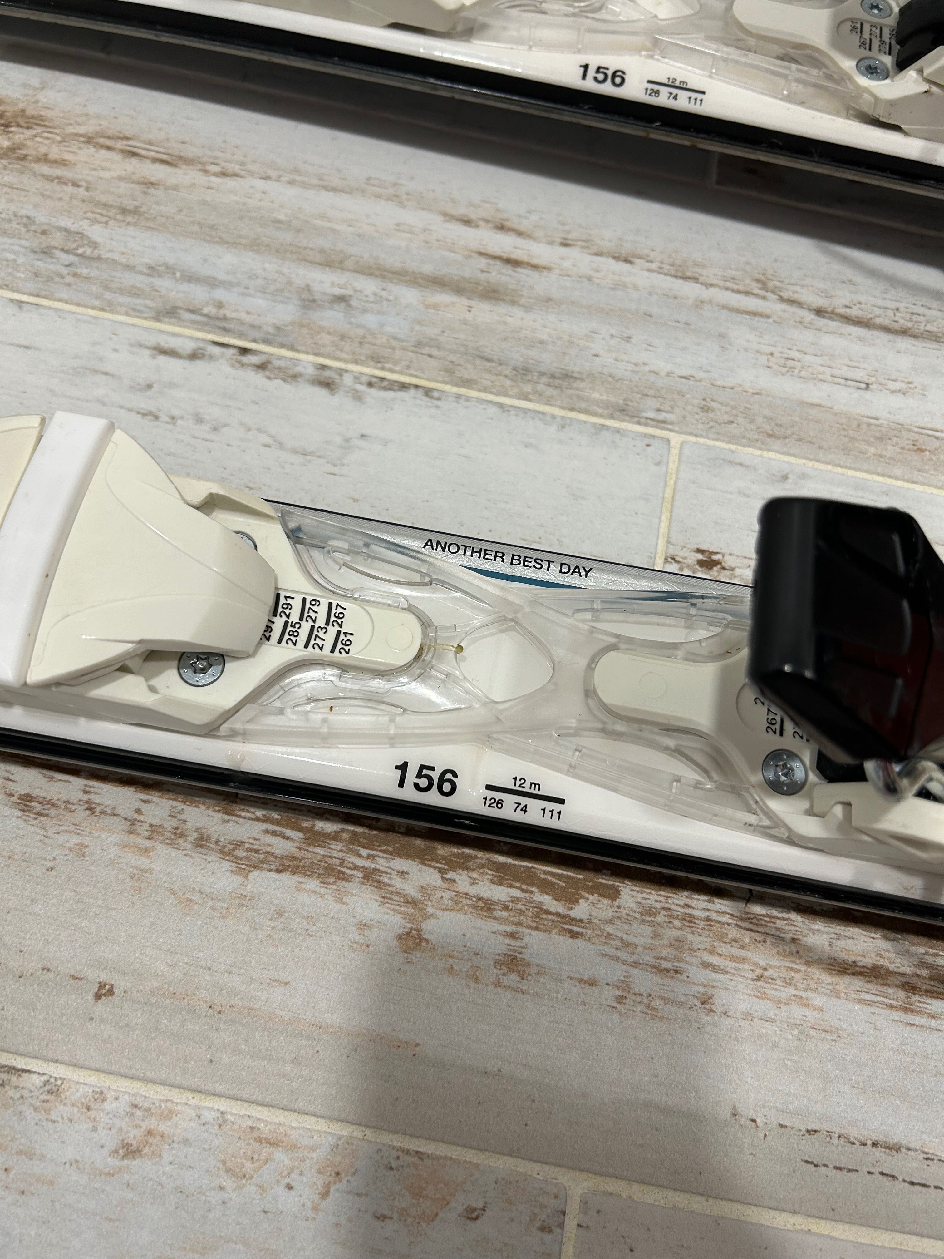 Дамски ски Rossignol FAMOUS LIMITED 156