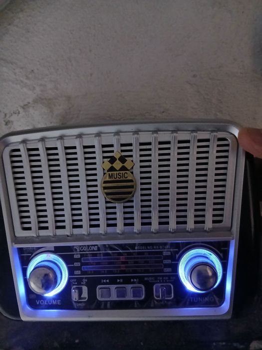 Vând radio nou!!