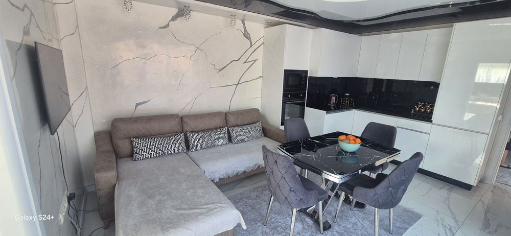 Продава се Двустаен апартамент в Варна, Аспарухово - 64 кв.м за 1797 €/кв.м - Снимка #2