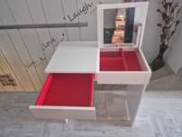 Masa machiaj IKEA