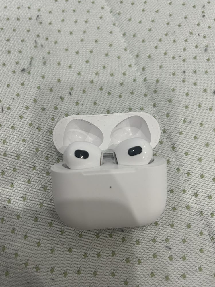 Слушалки AirPods