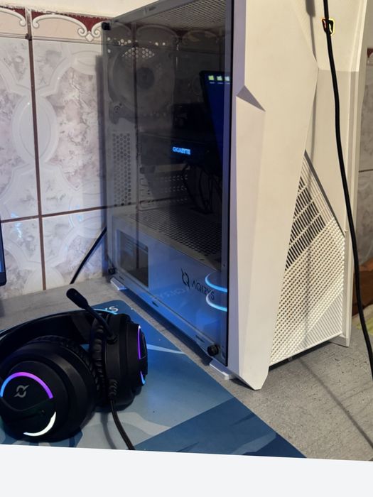 Vând PC Gaming setup stare excelenta