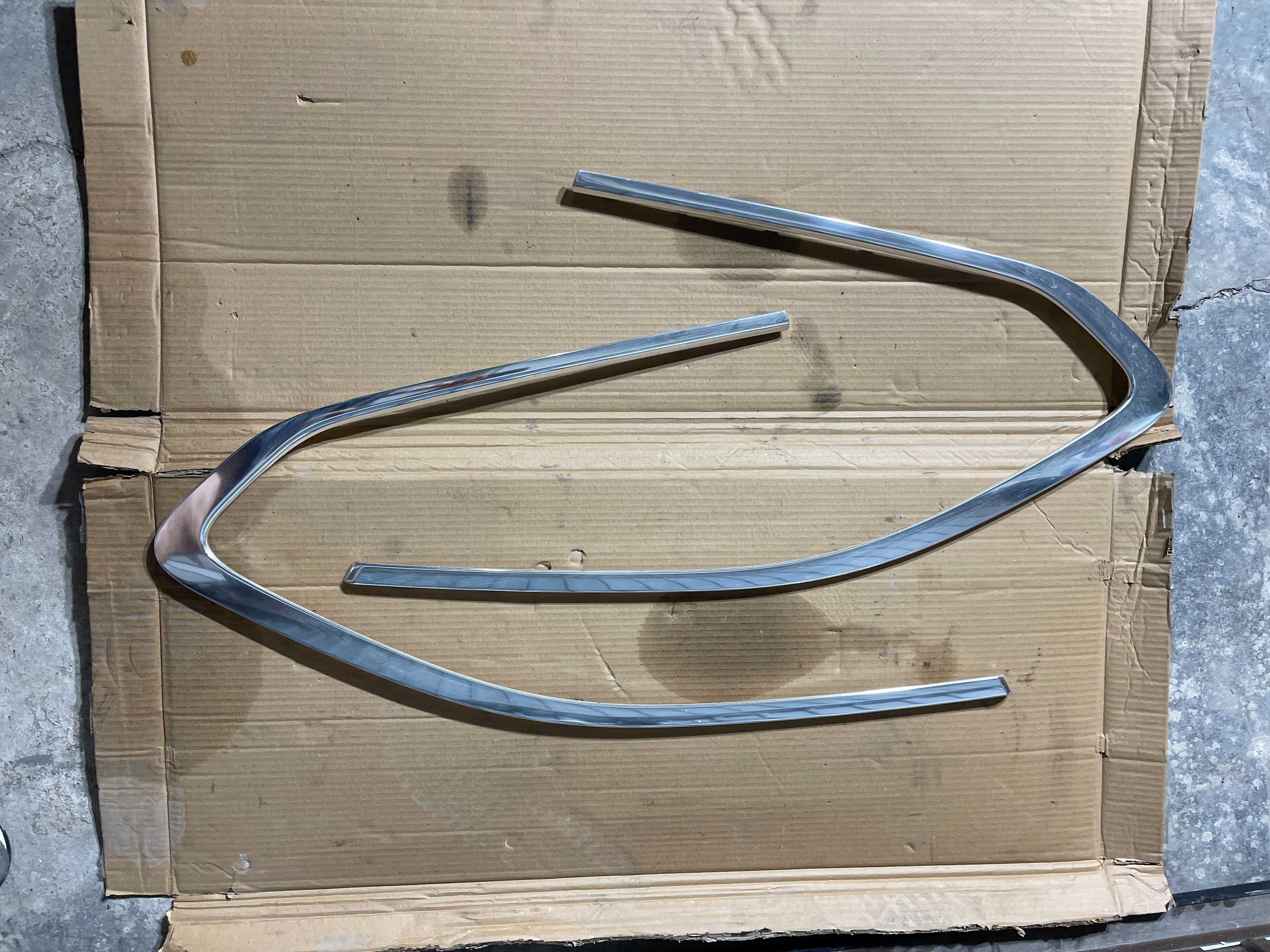 ornament geam aripa stanga / dreapta BMW G31 Seria 5