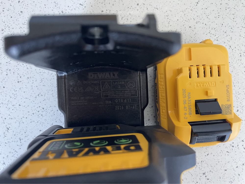 DeWALT DCE089D1G-QW XR. Laser Profesional 360° grade. Original Nou !
