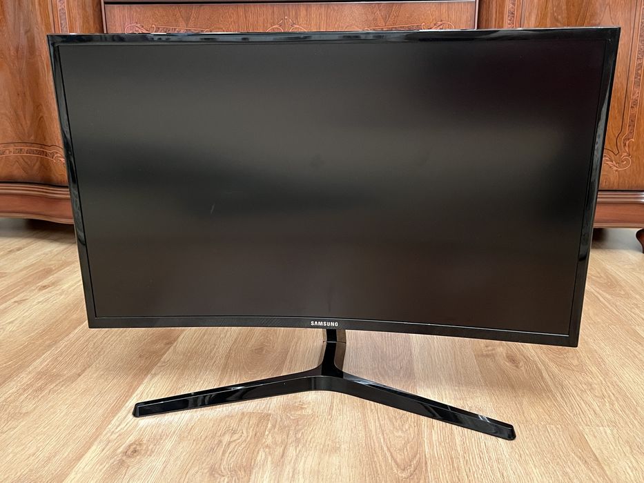 Изогнутый Монитор Samsung 27
