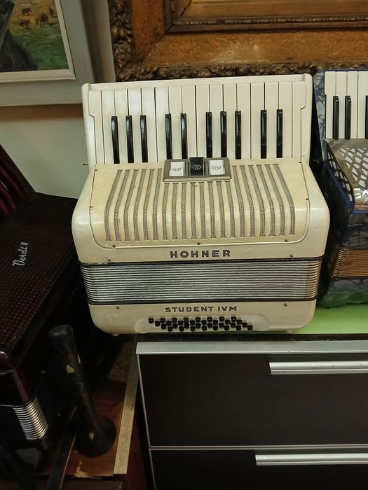 Vand Hohner 32 b