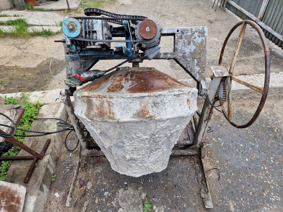 Продам бетономешалку 3х фазная на 380w