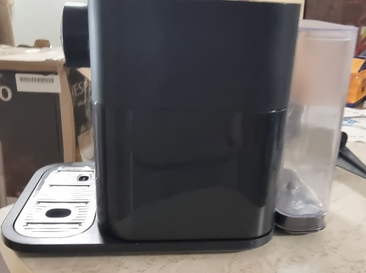 Кафемашина Delonghi Gran Lattissima с транспортен дефект