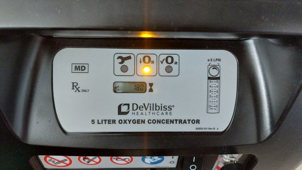 Кислороден концентратор DeVilbiss Compact 525 – като нов, само 18 часа