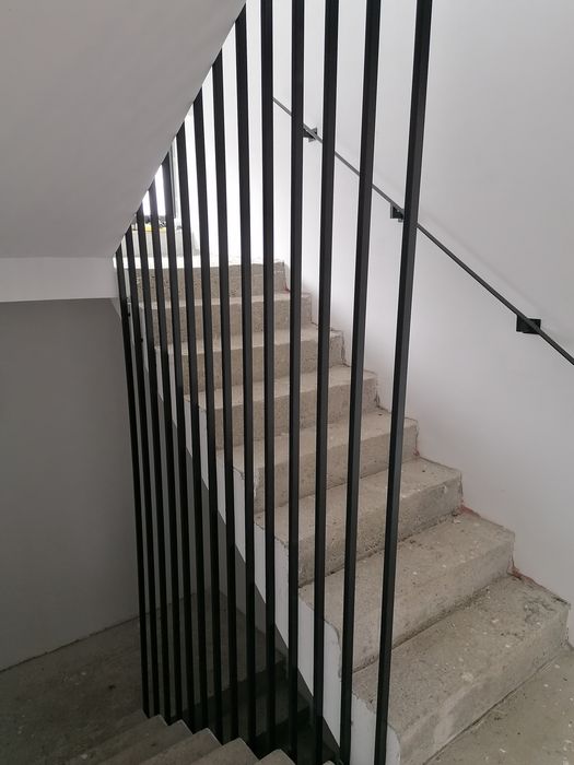 Confecții metalice. Porți,balustrade,copertine din inox și fier forjat