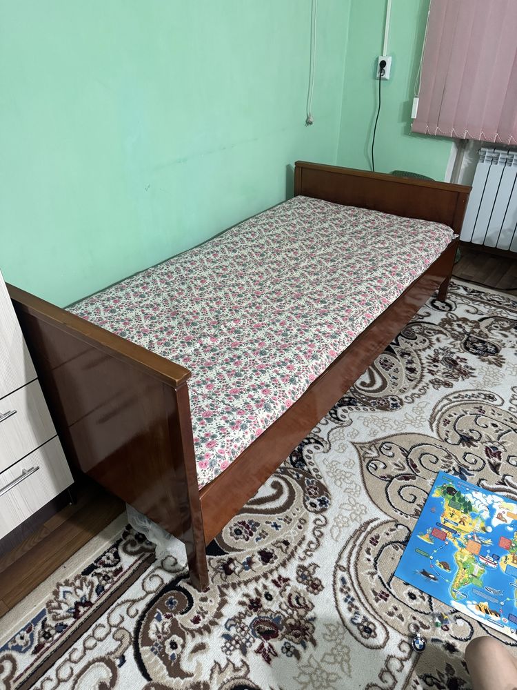 Кровать разборная в отличном состоянии
