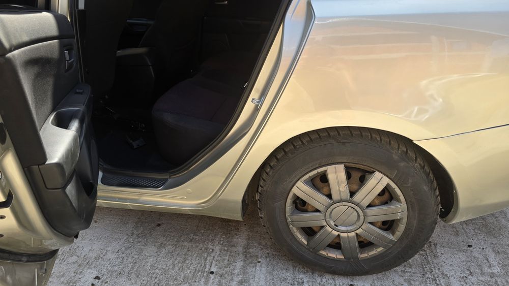 Preț redus 3000,Mazda 3 sedan cu cutie Automată.