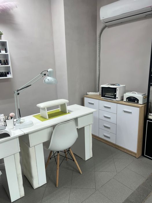 Маникюрный стол (аренда)