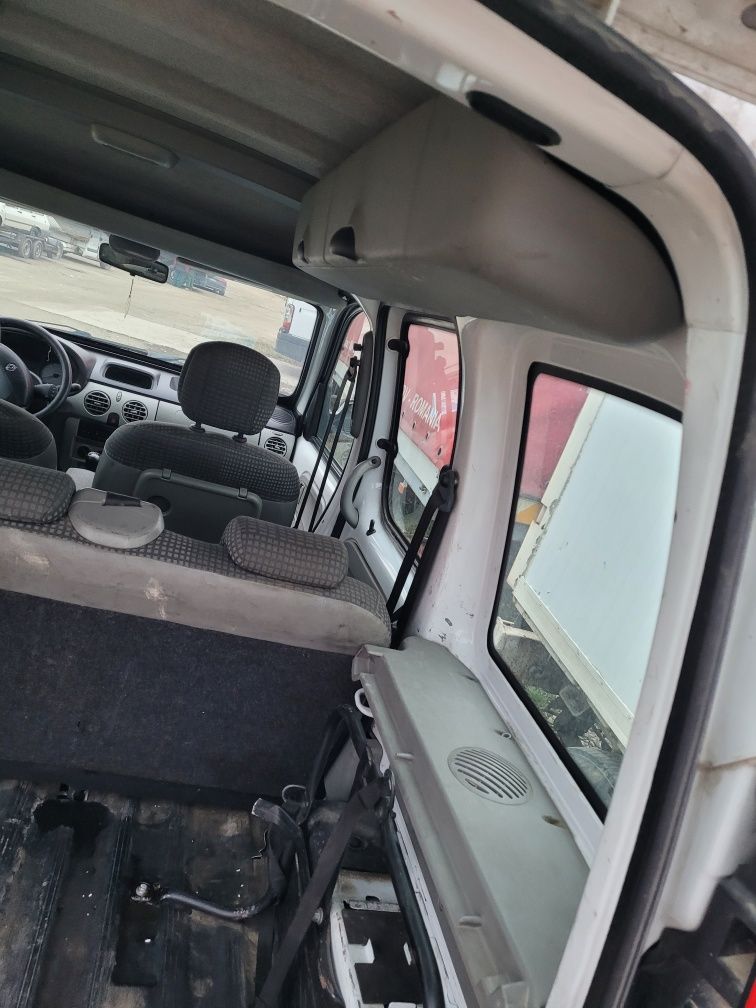 Autoturism cu tractiune 4x4 Renault Kangoo