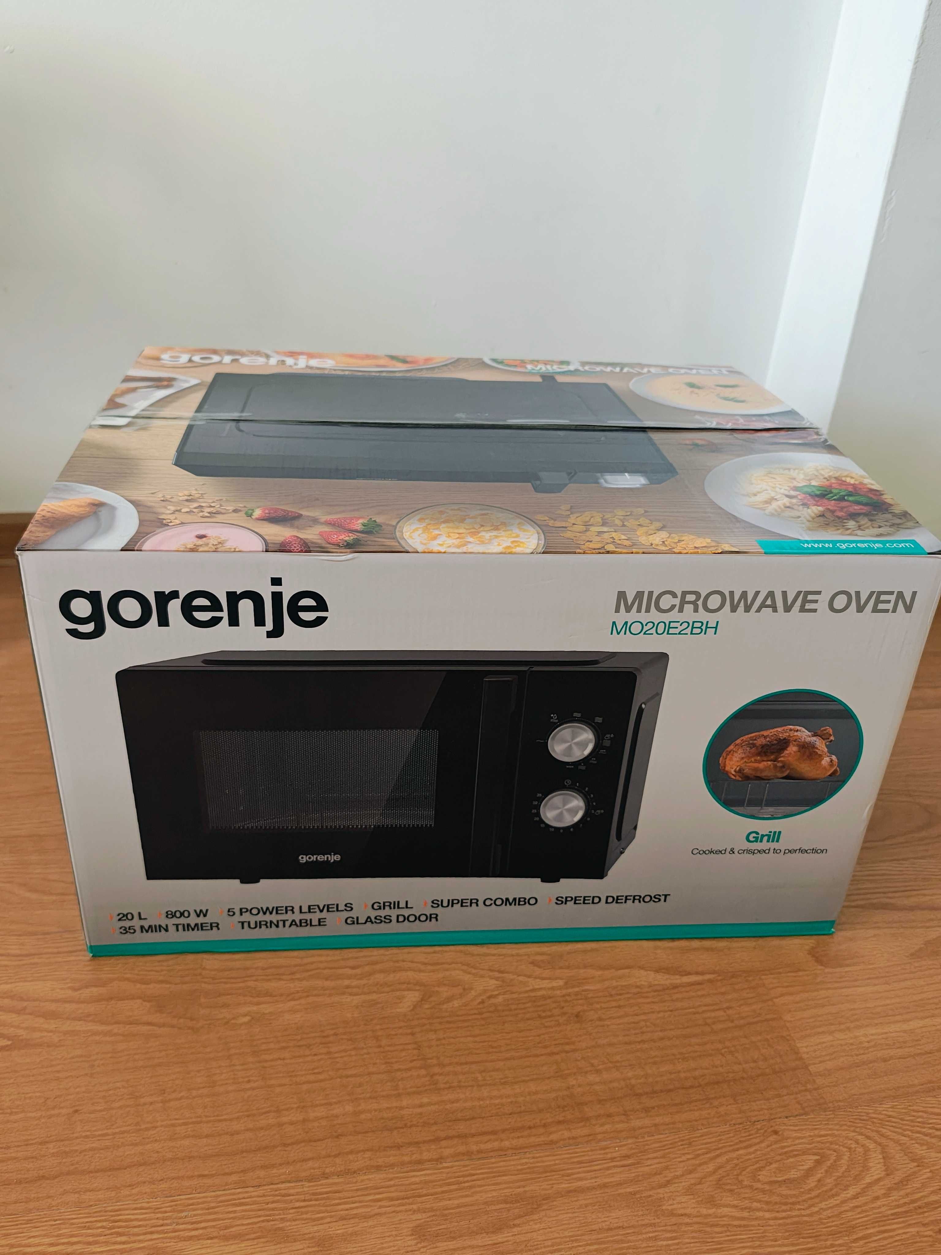 Микровълнова фурна Gorenje 800 W с грил
