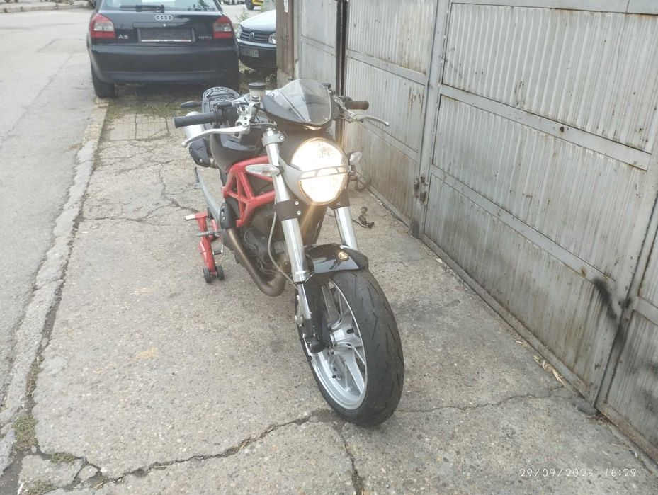 Ducati Monster 1100 S