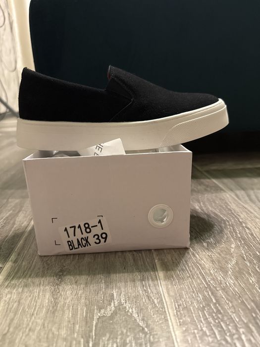 Продам обувь осеную