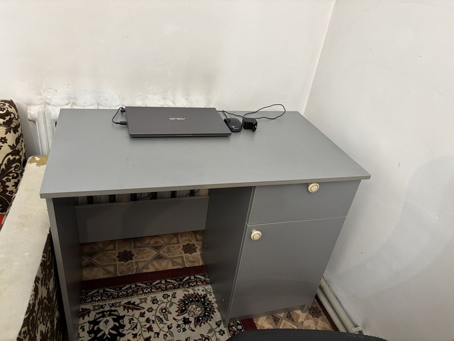 Продается Стол в новом состояний