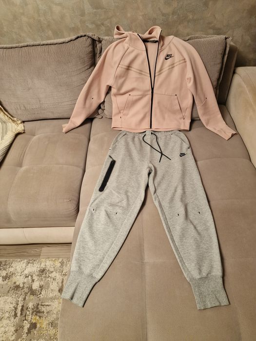 Pantaloni și hanorac Nike Tech Fleece-ORIGINALE