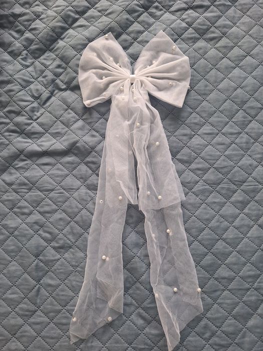 Бяла къса рокля с паднали ръкави